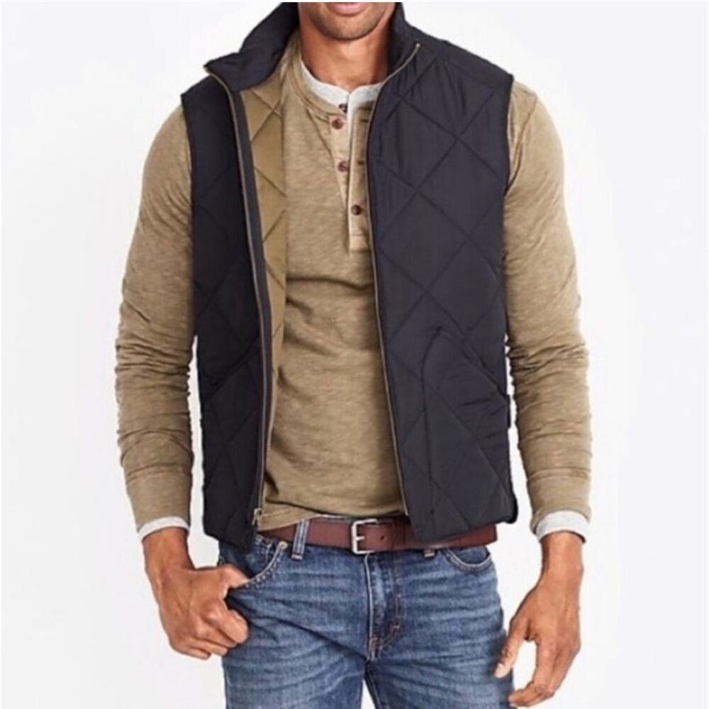 J. Crew Quilted Navy Walker Puffer Vest Size XL - Picture 2 of 10